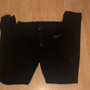 Black Levi’s Skinny Jean